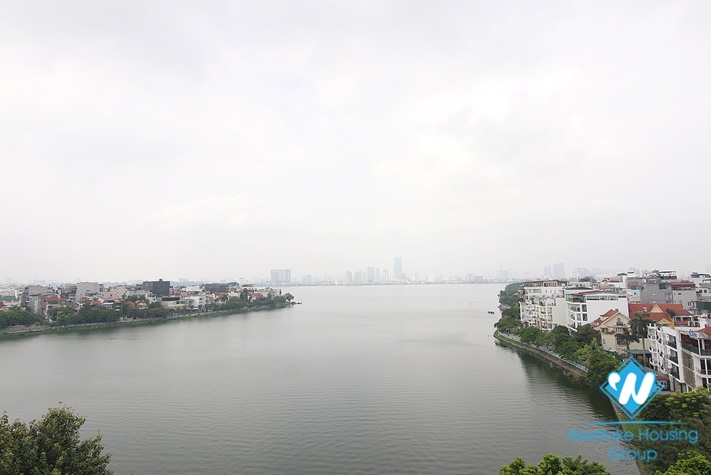 Top floor-breaking view 1+ beroom apartment for rent on Xuan Dieu street